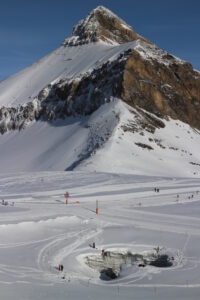 Gletscherloch mit Oldenhorn im Hintergrund